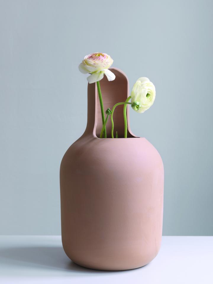Gardenias vases on funnyhowflowersdothat.co.uk