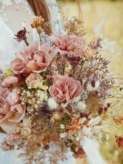 Wedding bouquet with fresh and dried flowers | Funnyhowflowersdothat.co.uk