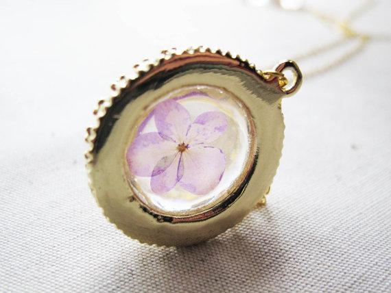 A pressed hydrangea necklace on funnyhowflowersdothat.co.uk