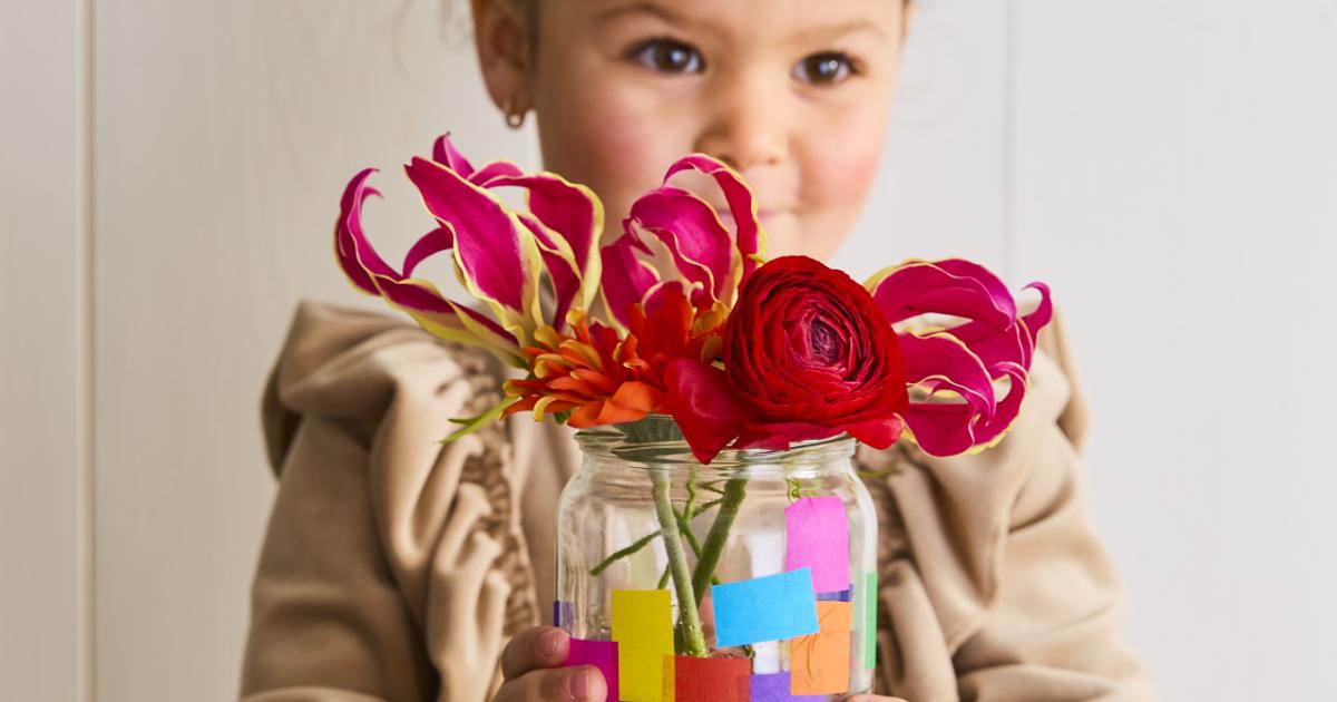 DIY: candle holder with flower vase