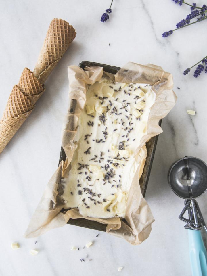 DIY: summery lavender ice cream Funnyhowflowersdothat.co.uk