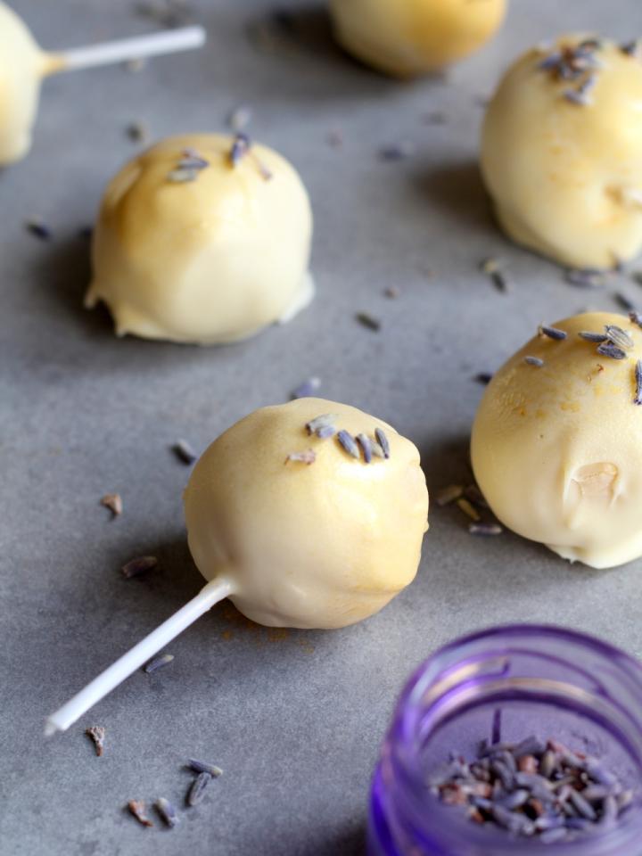 Lavender Cake Pops 