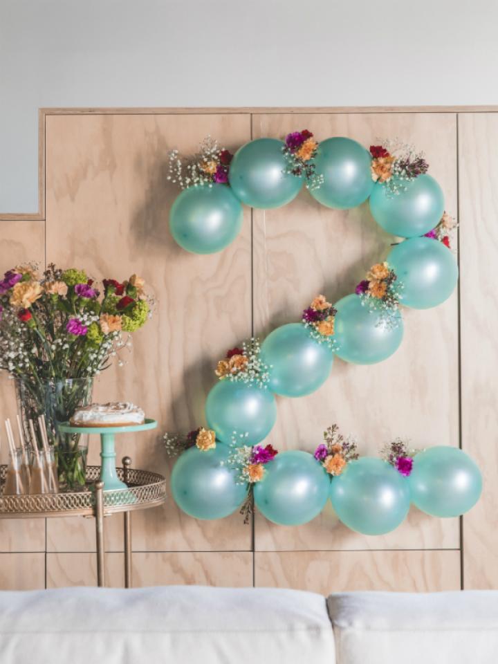 Nelken und Ballons DIY-Wanddekoration Tollwasblumenmachen.de