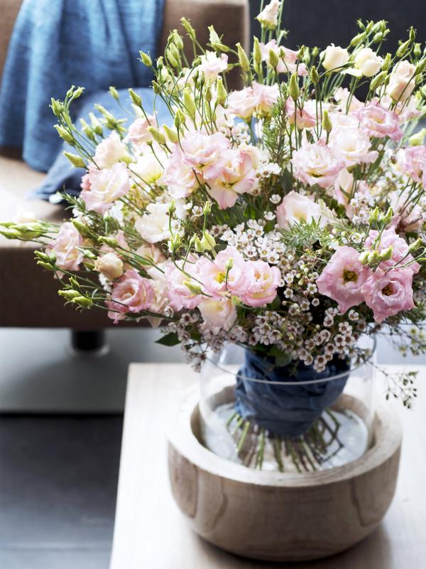 Boeket met lisianthus Mooiwatbloemendoen.nl