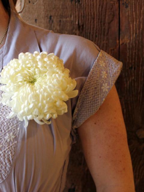 FRESH FLOWER PIN