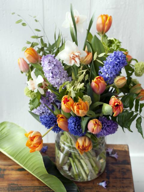 Recette de bouquet avec des tulipes Lajoiedesfleurs.fr