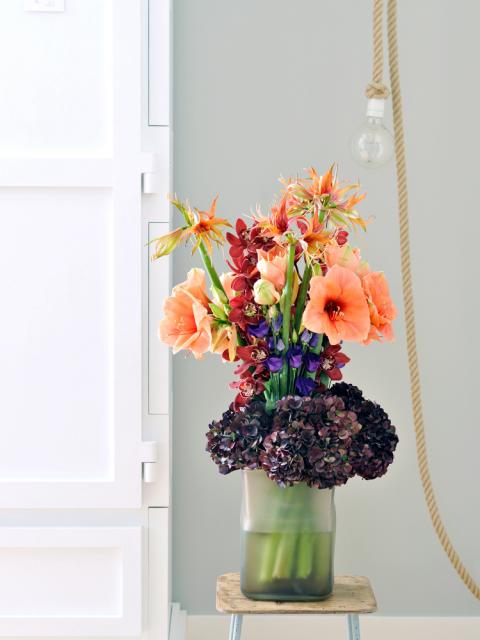 Boeket met amaryllis, orchidee, lisianthus en hortensia Mooiwatbloemendoen.nl